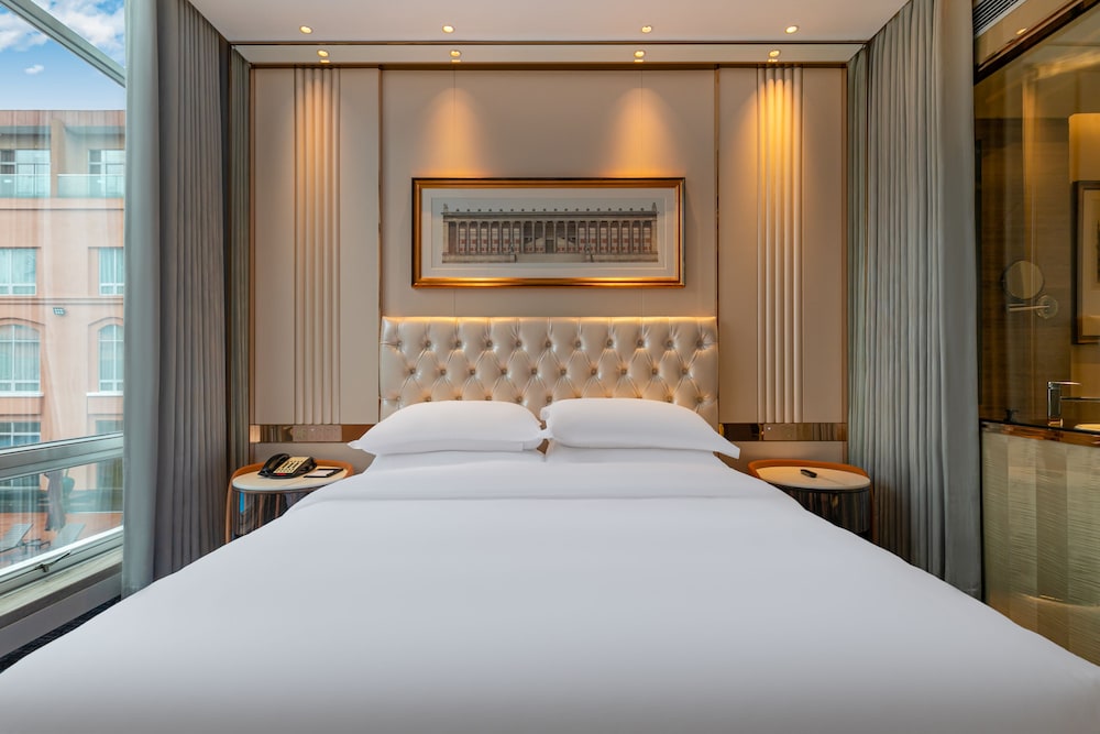 Easeland Hotel 13/42