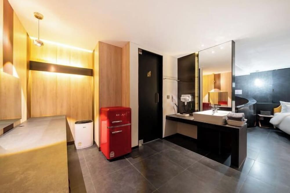 Adlige Hotel 32/54