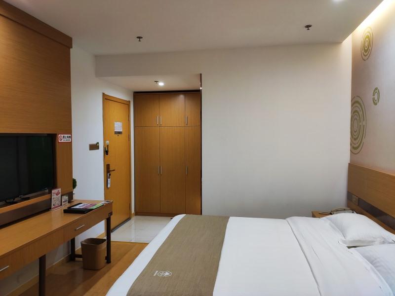 GreenTree Inn Shanghai Jinshan District Wanda Plaza Longhao Road Express Hotel 18/49