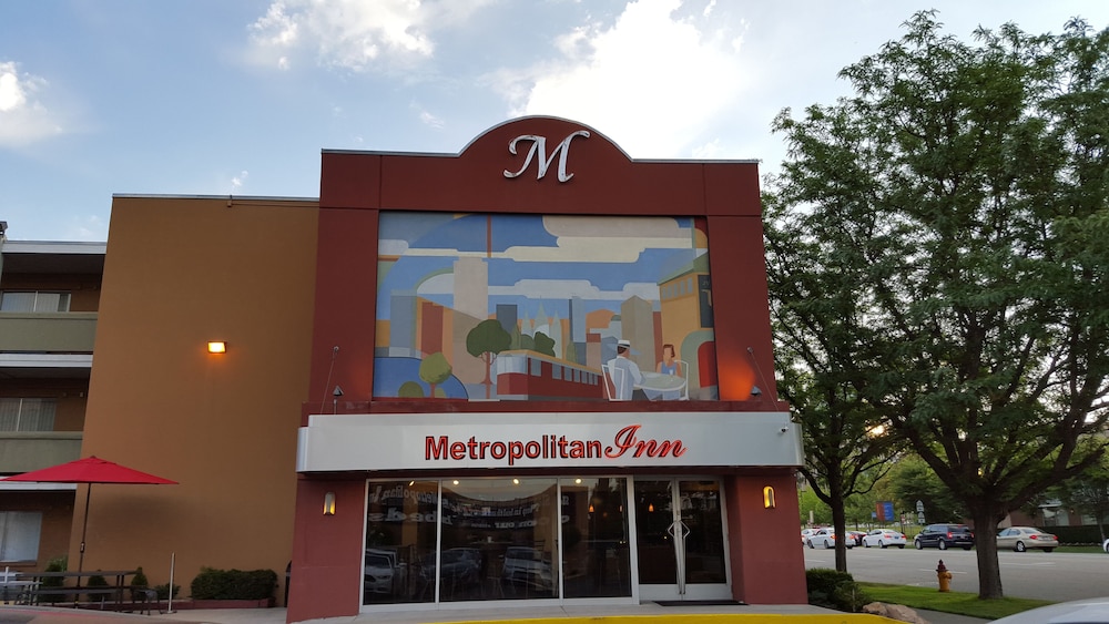 Metropolitan Inn 3/66