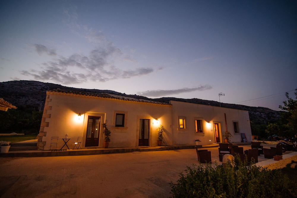 Agriturismo Alle Riserve Cavagrande 1/50