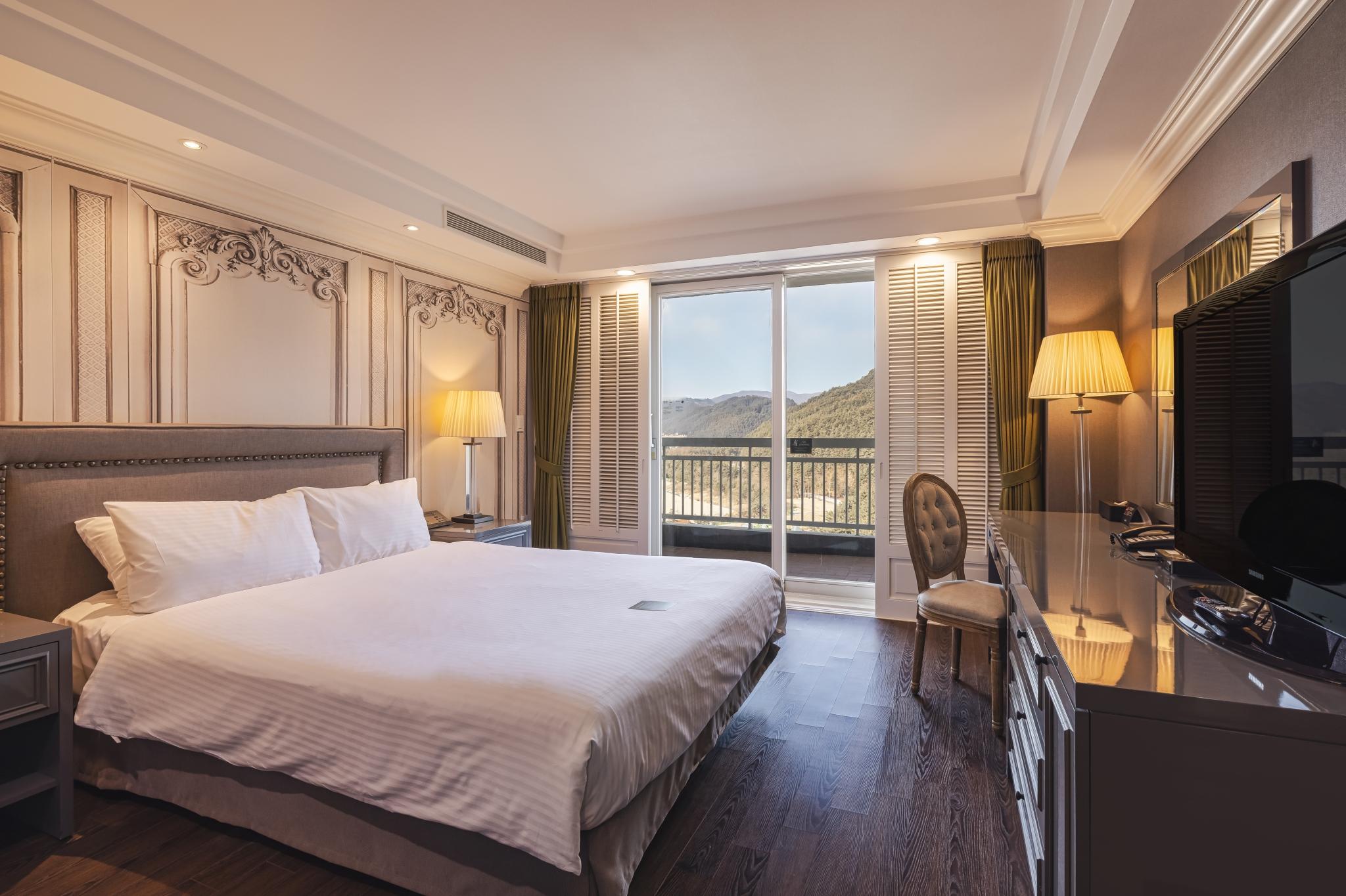 Deluxe, Double Bed