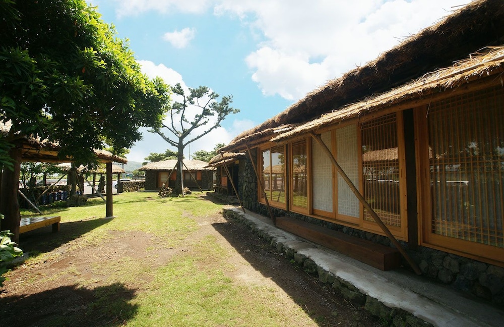 Chan's House Pension 14/20