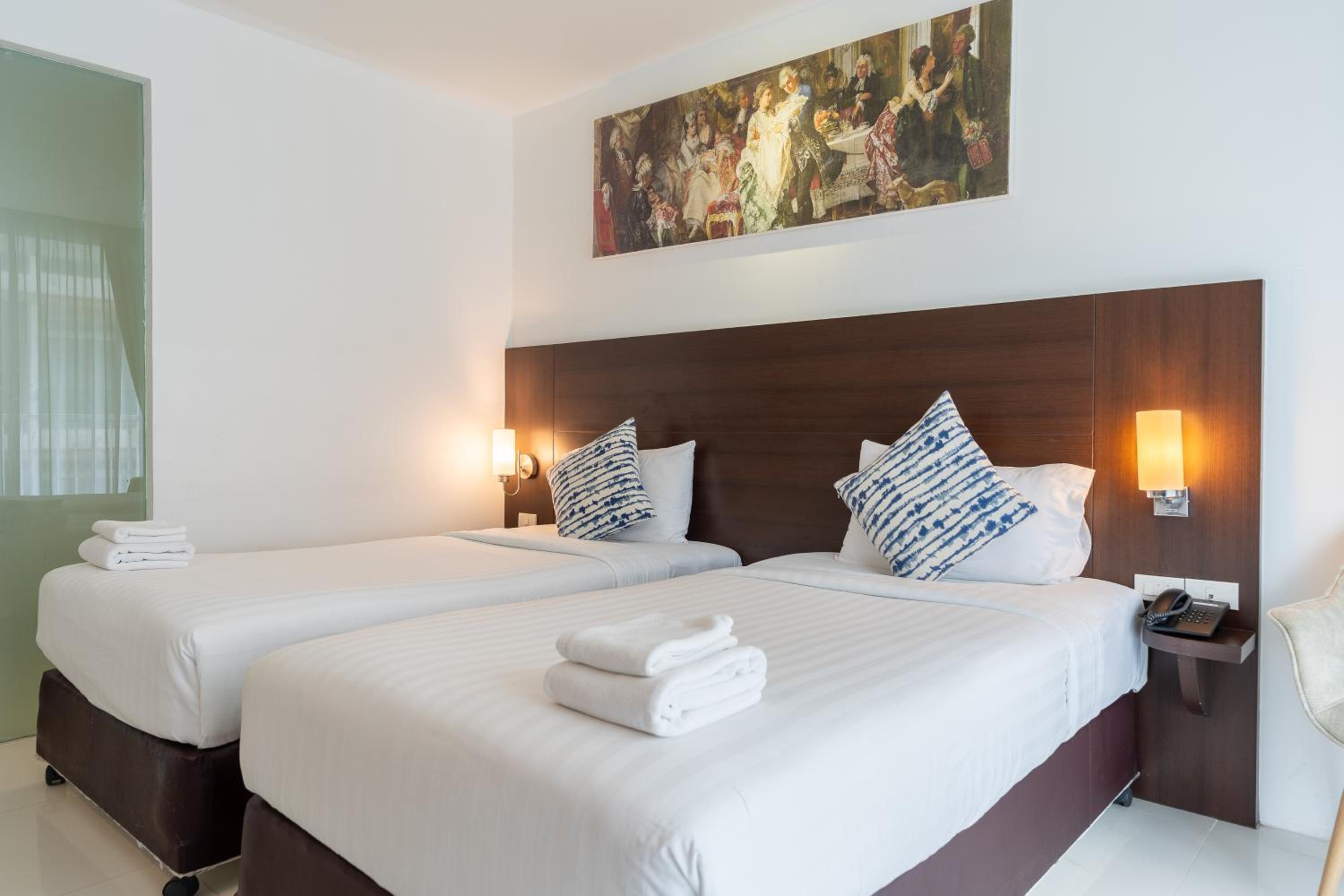 غرفة بسريرين منفصلين بشرفة، Rodina Beach Hotel 6/10