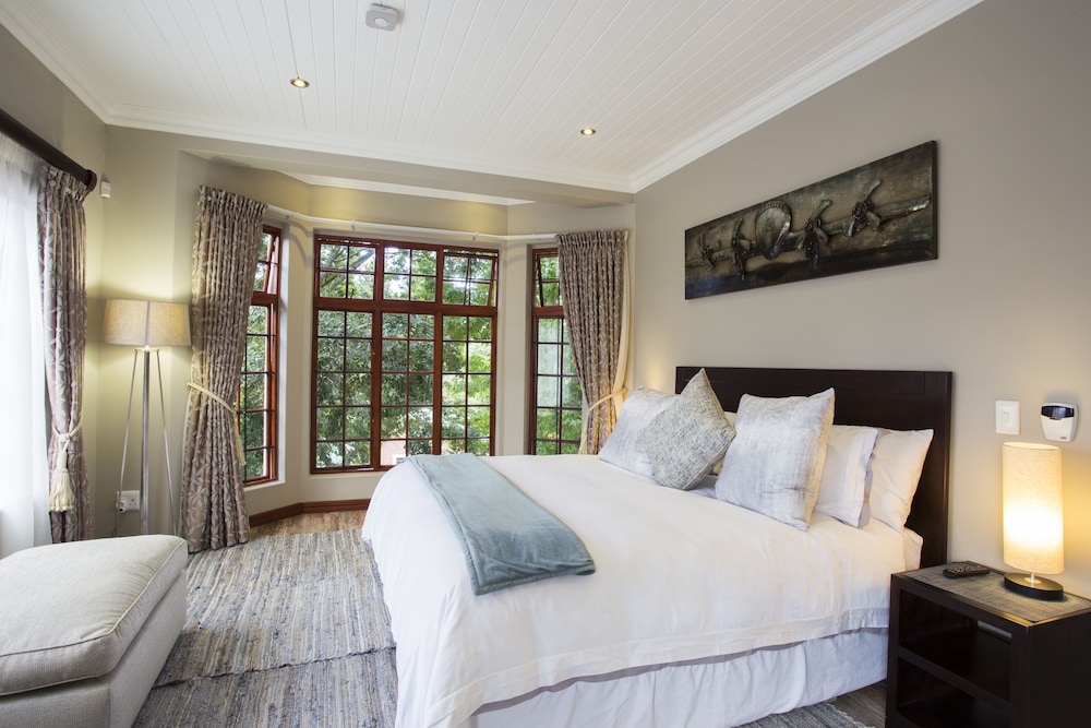 The Browns' Luxury Guest Suites 4/38