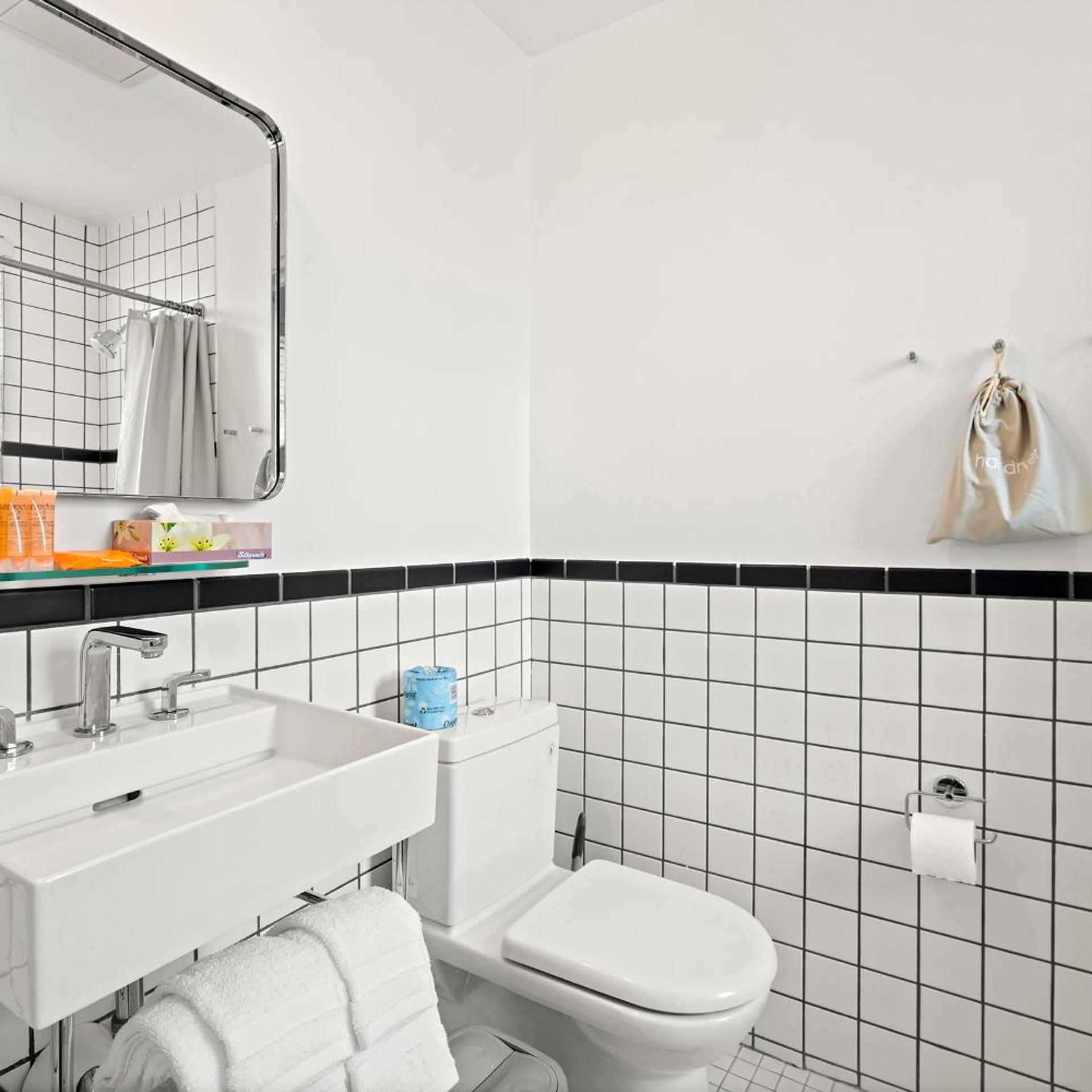 Bluebird Suites at The Apex Miami 46/50