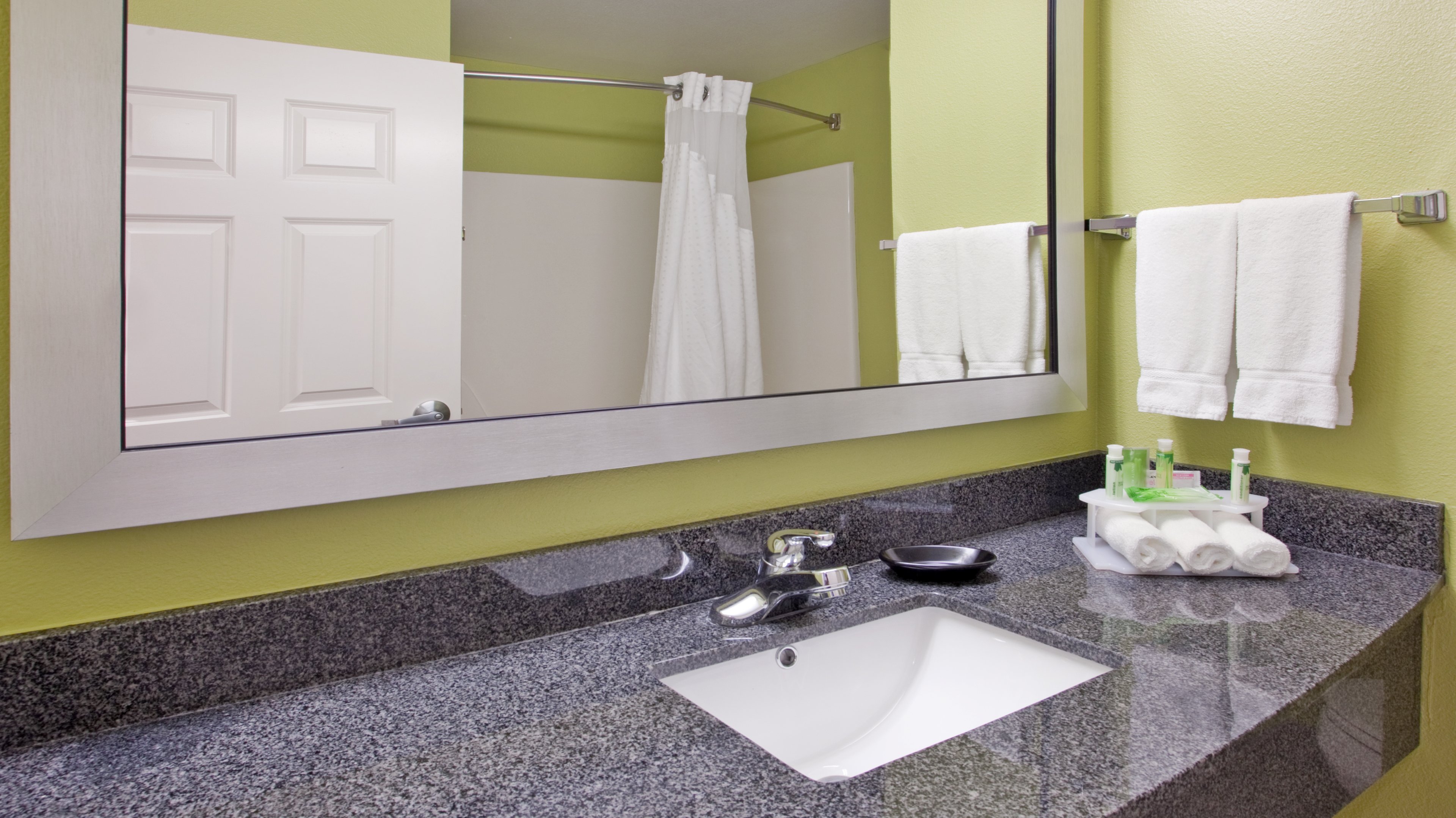 Holiday Inn Express Fremont 41/42