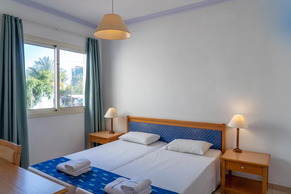 Paphos Gardens Apartments 19/91