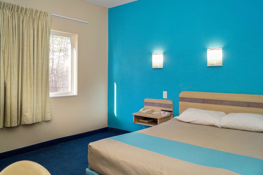 Motel6 Peterborough, ON 19/37