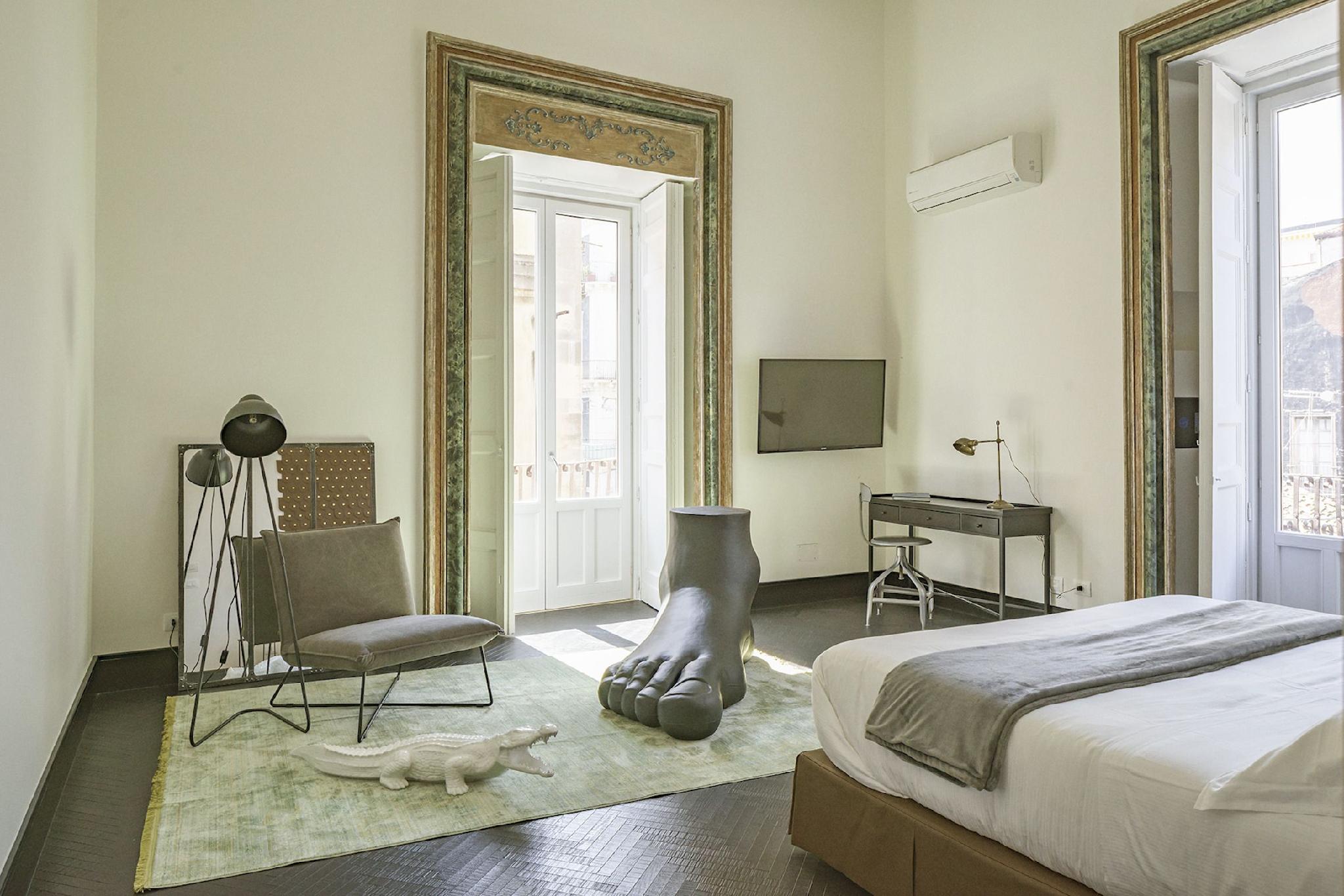 Junior Suite, City View, Balcony