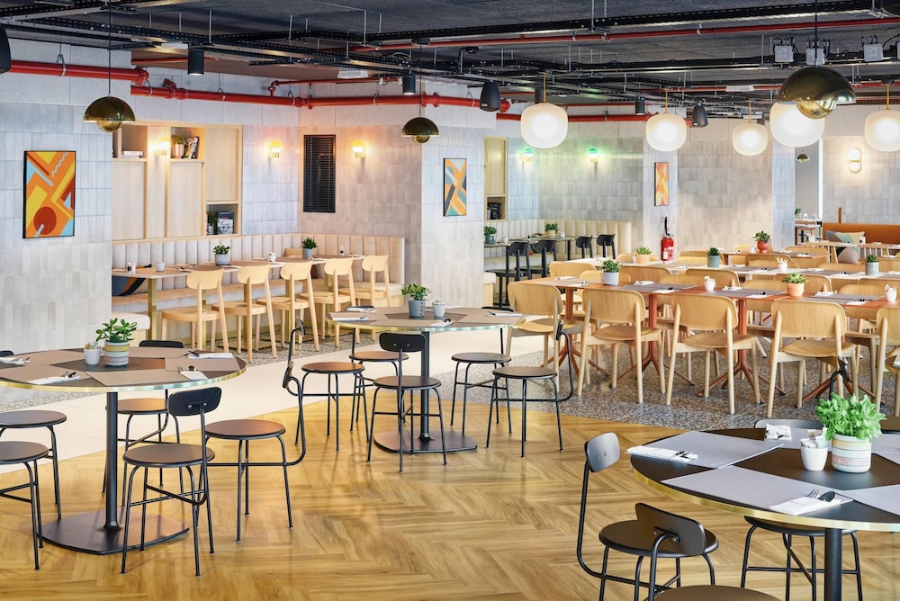H4 Wyndham Paris Pleyel 70/87