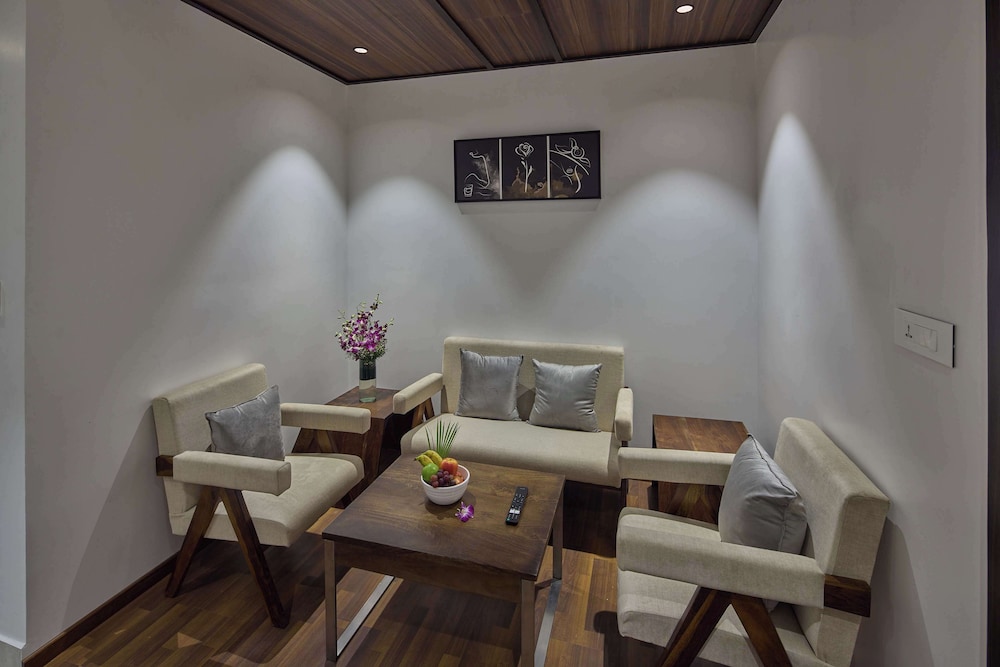 Grand Continent Hosur A Sarovar Portico Affiliate Hotel 32/47