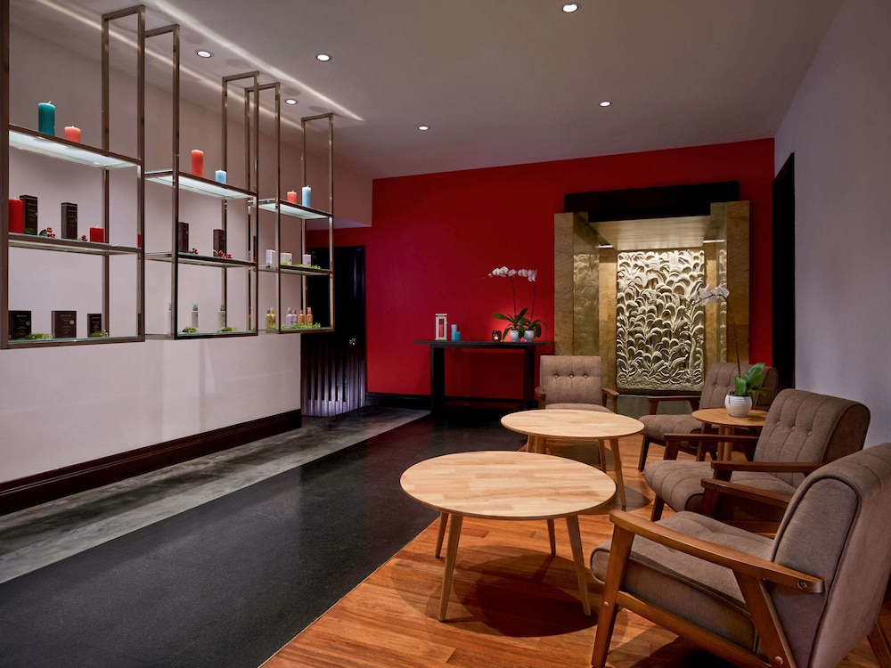 Pullman Kuala Lumpur City Centre Hotel and Residences 48/75