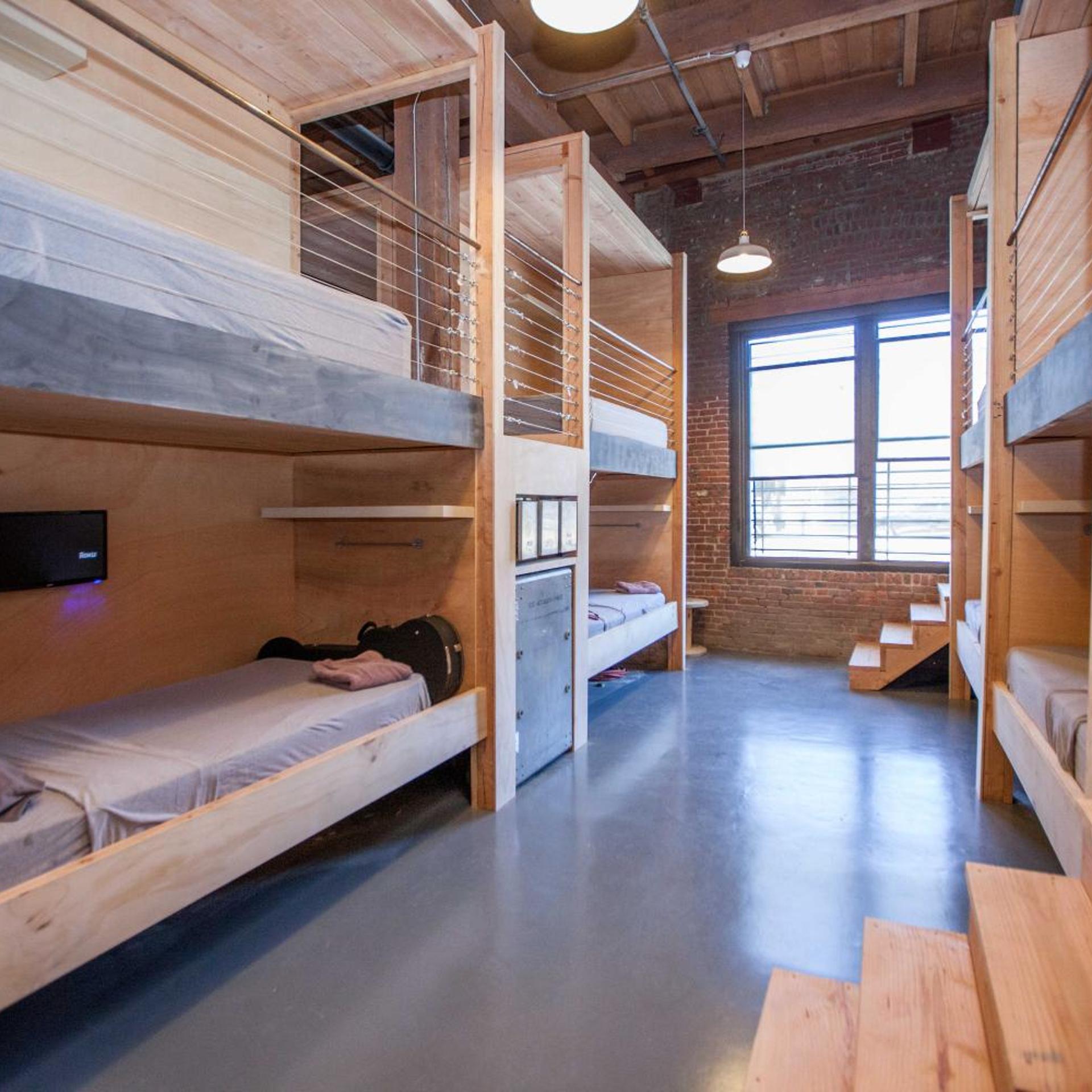 PodShare DTLA Arts District - Hostel 6/21