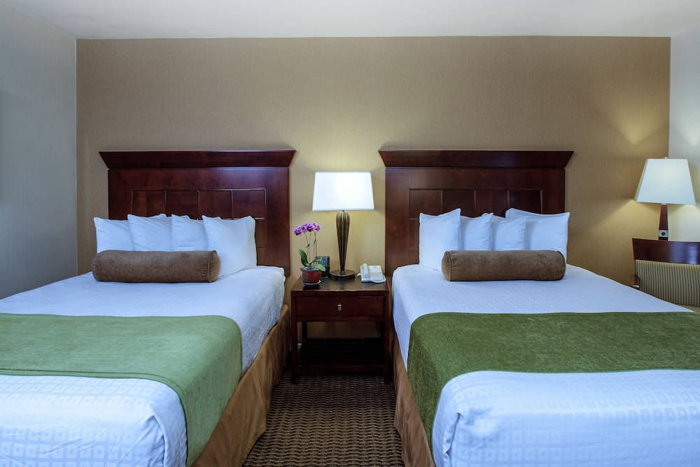 Best Western Plus Carpinteria Inn 13/42