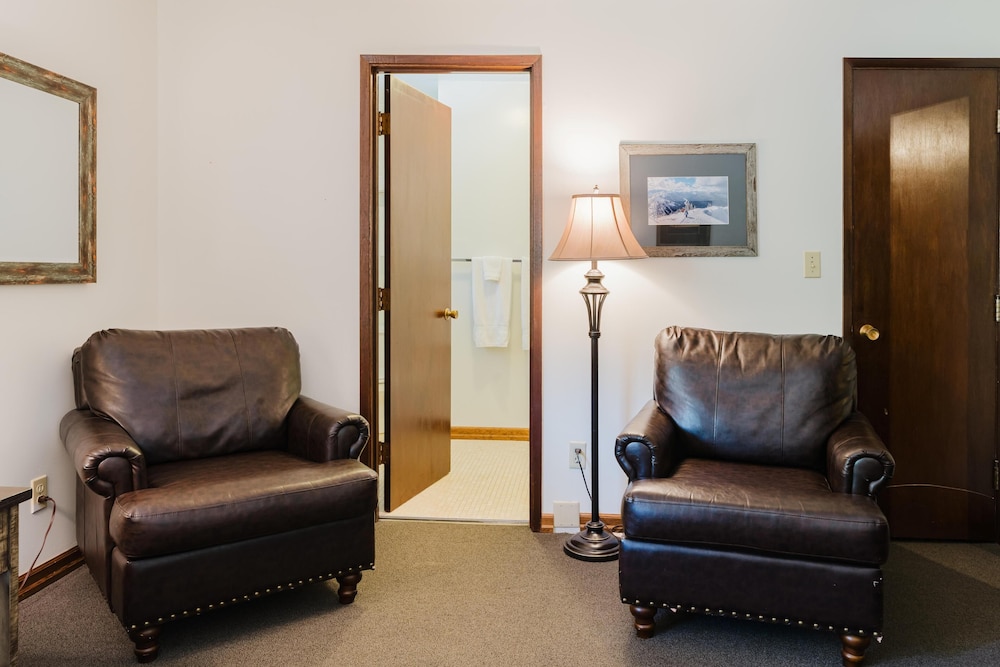 Crystal Mountain Hotels 32/50