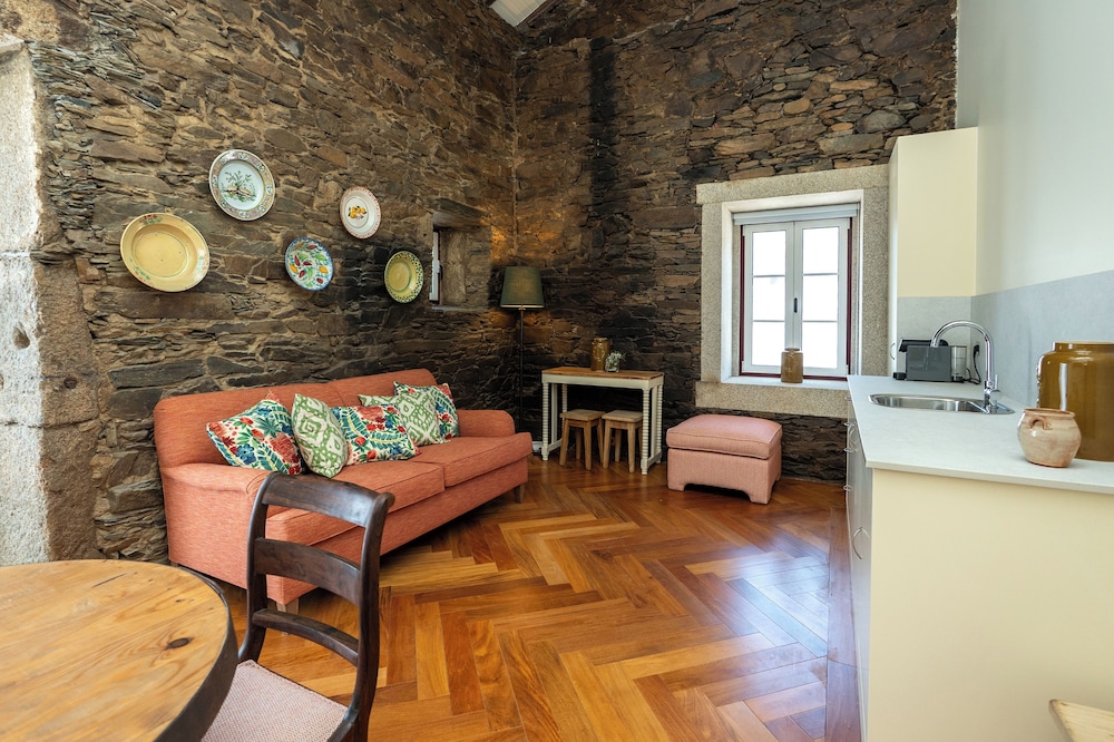 The Manor House Celeiros 48/75
