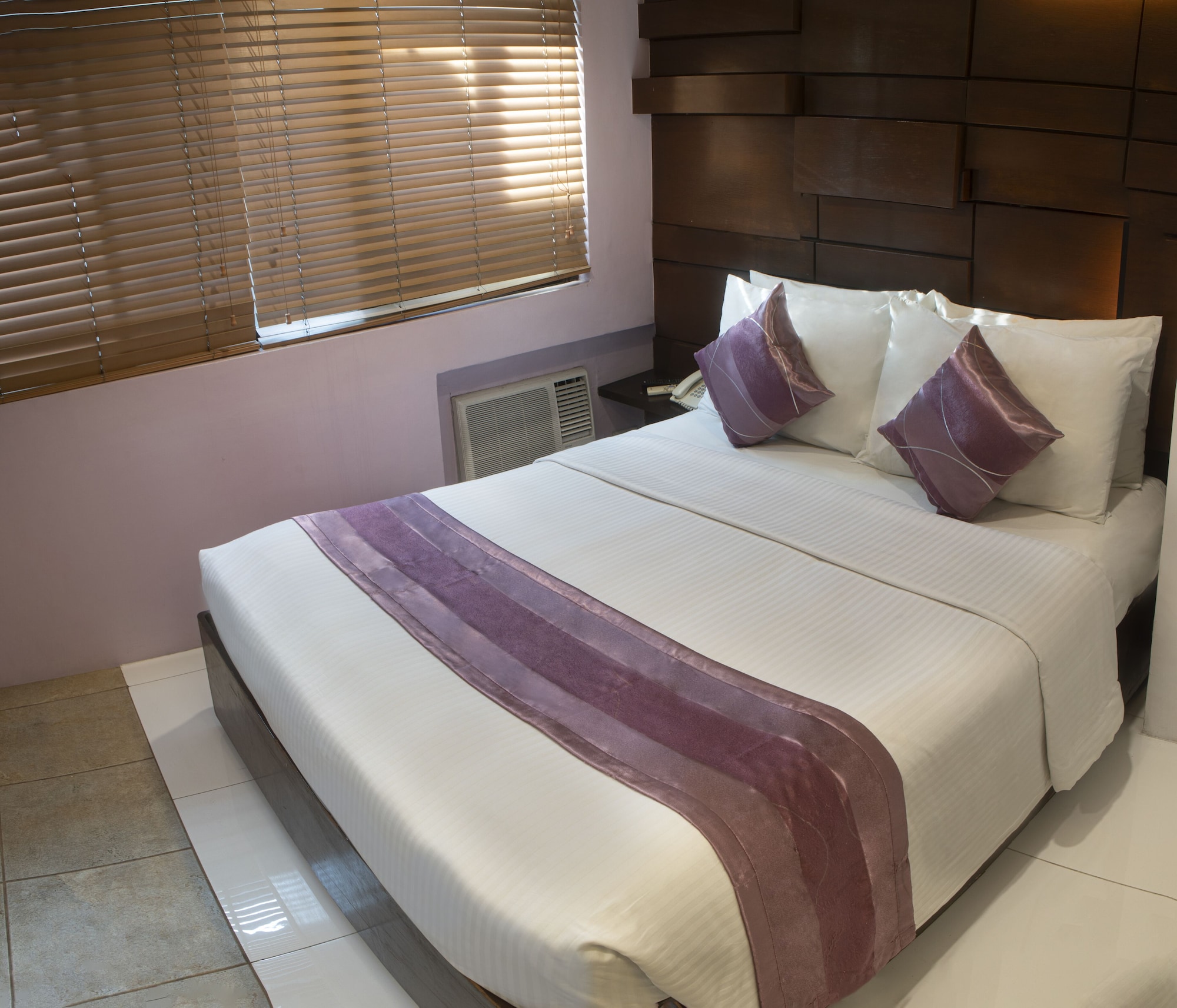 Suite, Queen Bed