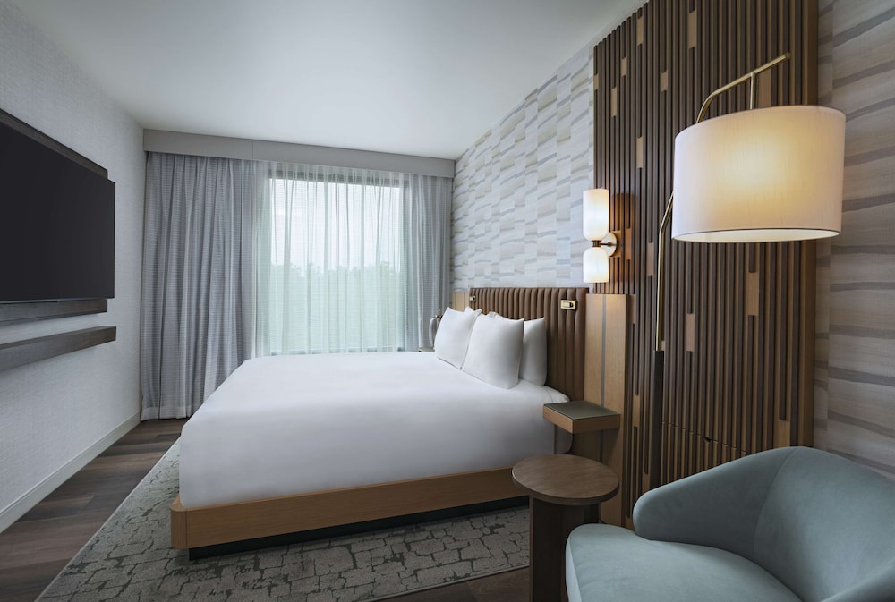 Hyatt Regency Conroe 10/45