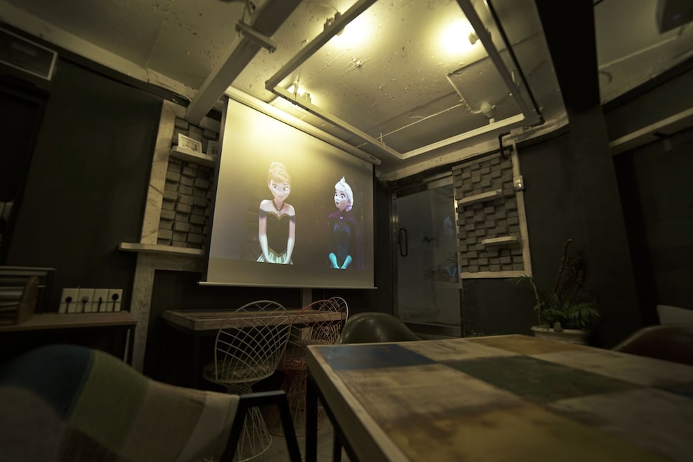 That House - Hostel 42/57