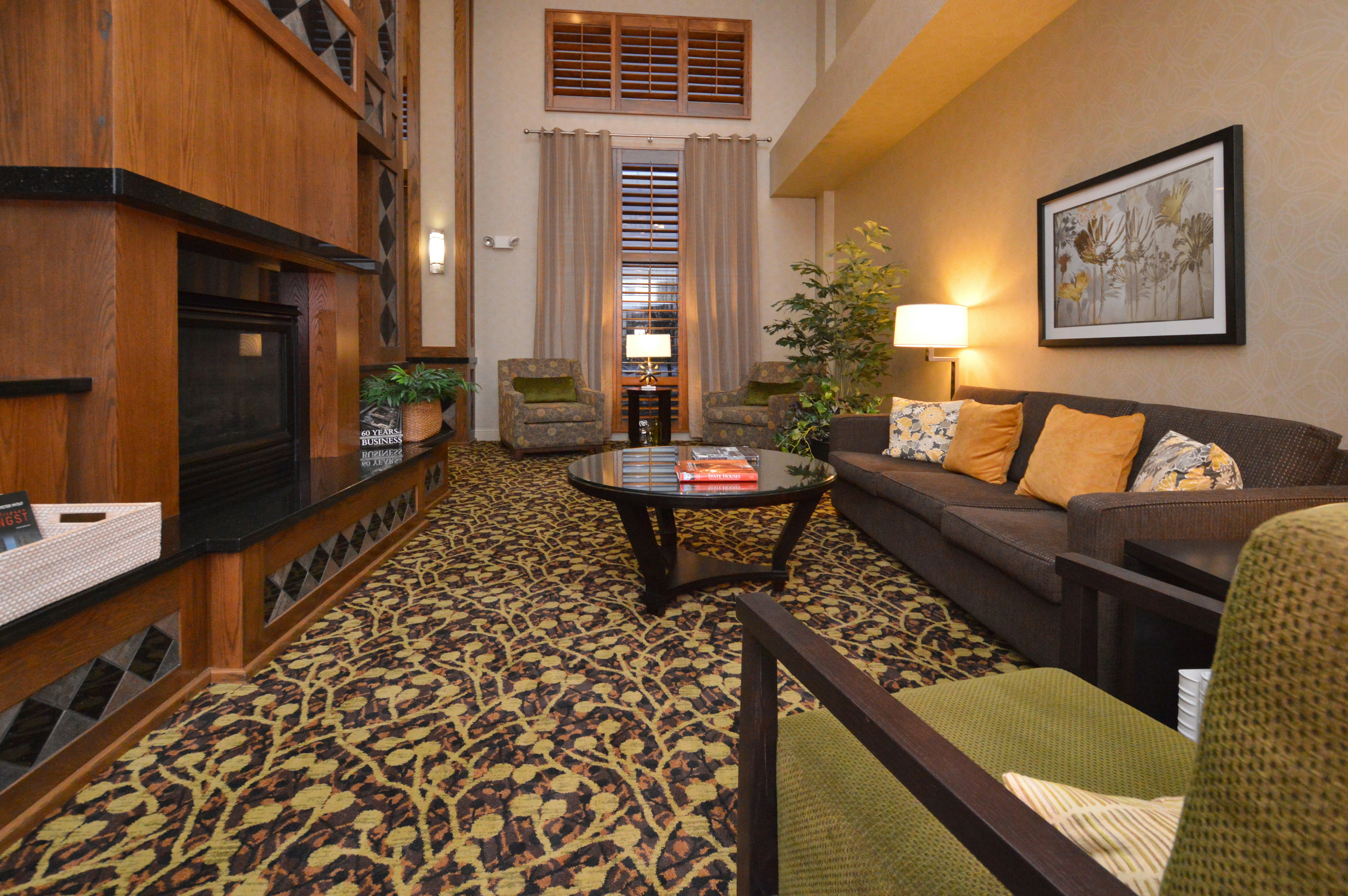 Hampton Inn Suites Carson City 34/56