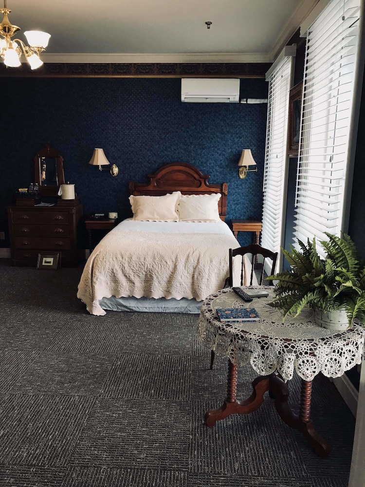 Kingsley Inn 51/64
