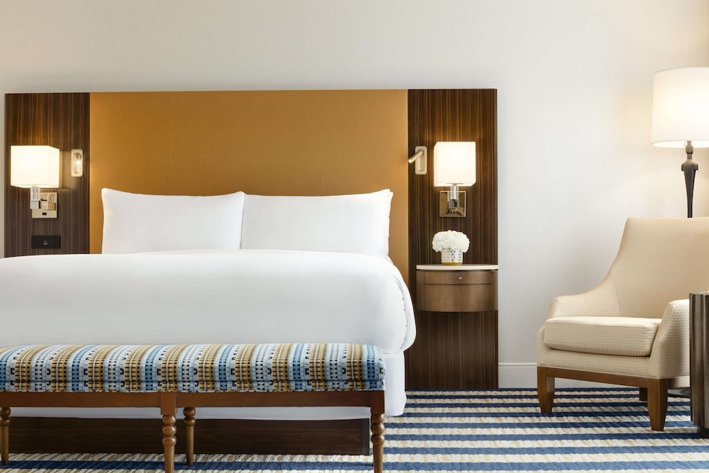 Fairmont Austin 17/72