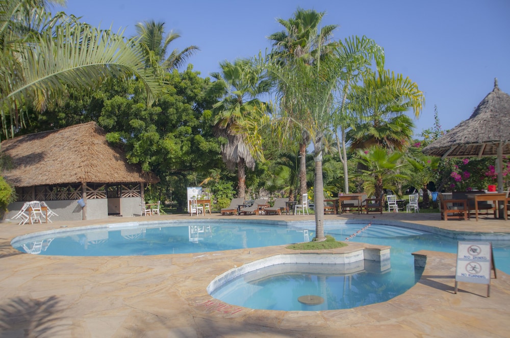 Perfect Home Two minutes to Kijiji Beach [VR] 44/50