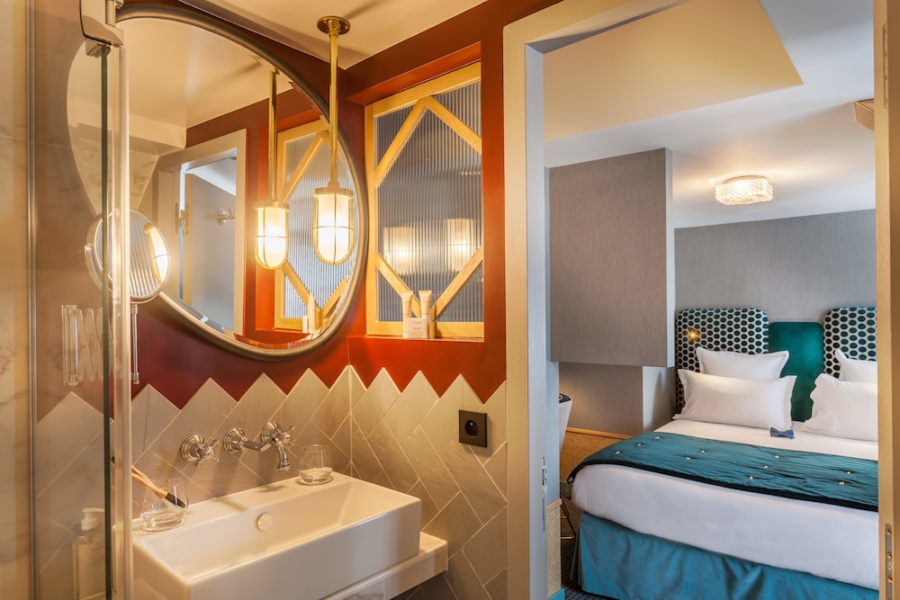 HANDSOME HOTEL BY ELEGANCIA 19/74