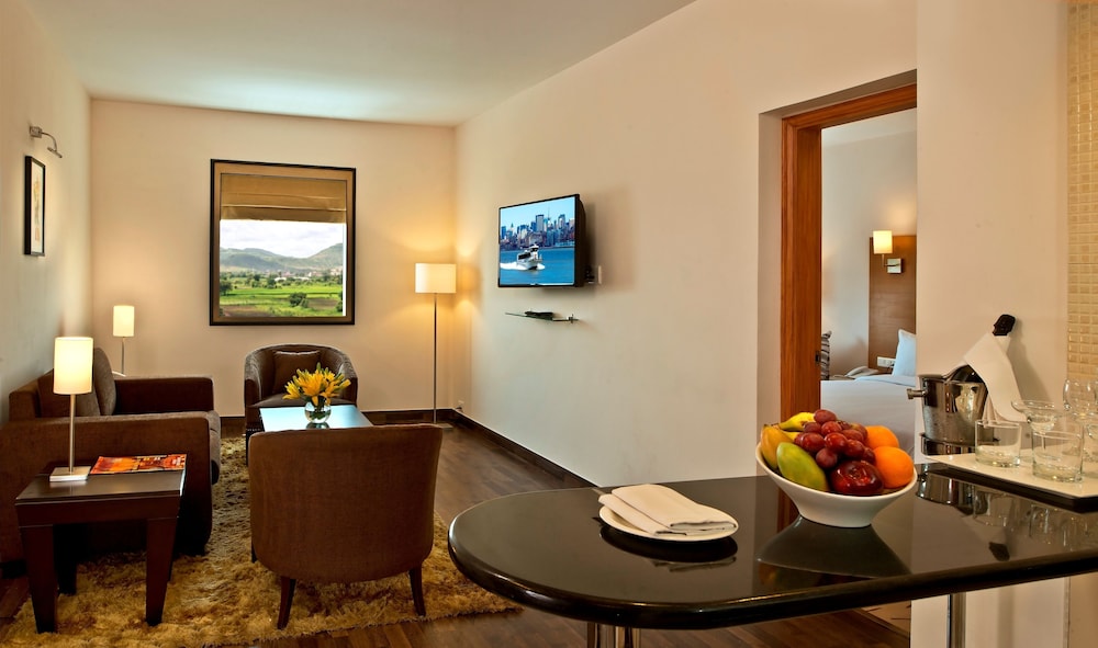 Red Fox Hotel Bhiwadi 12/35