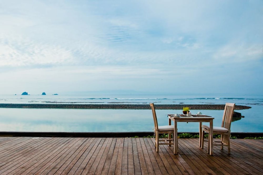 D Tunjung Resort & Spa 25/29