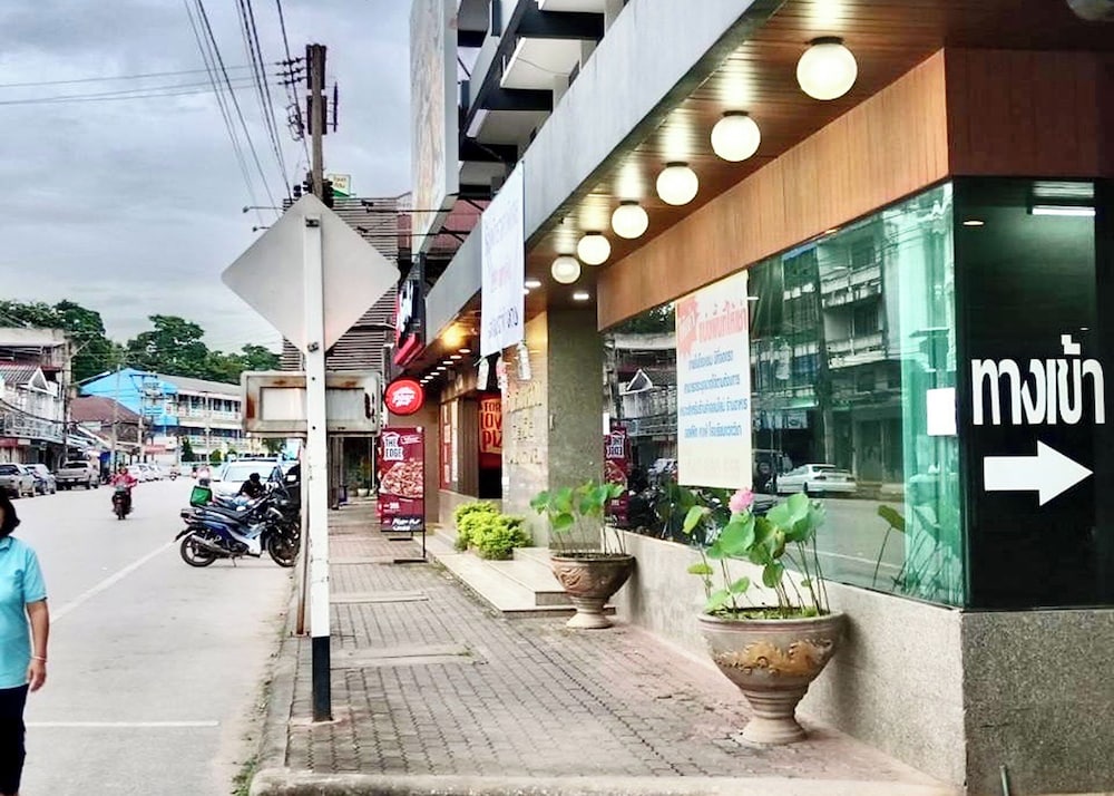 Phuluang Hotel 23/27