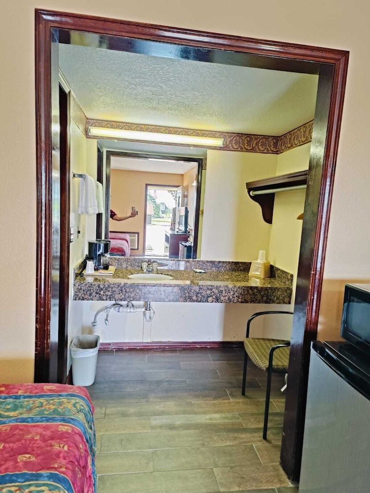 Victorian Inn 5/27