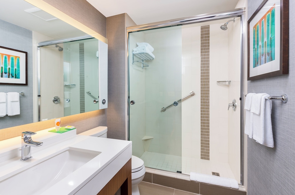 Hyatt Place Canton 60/62