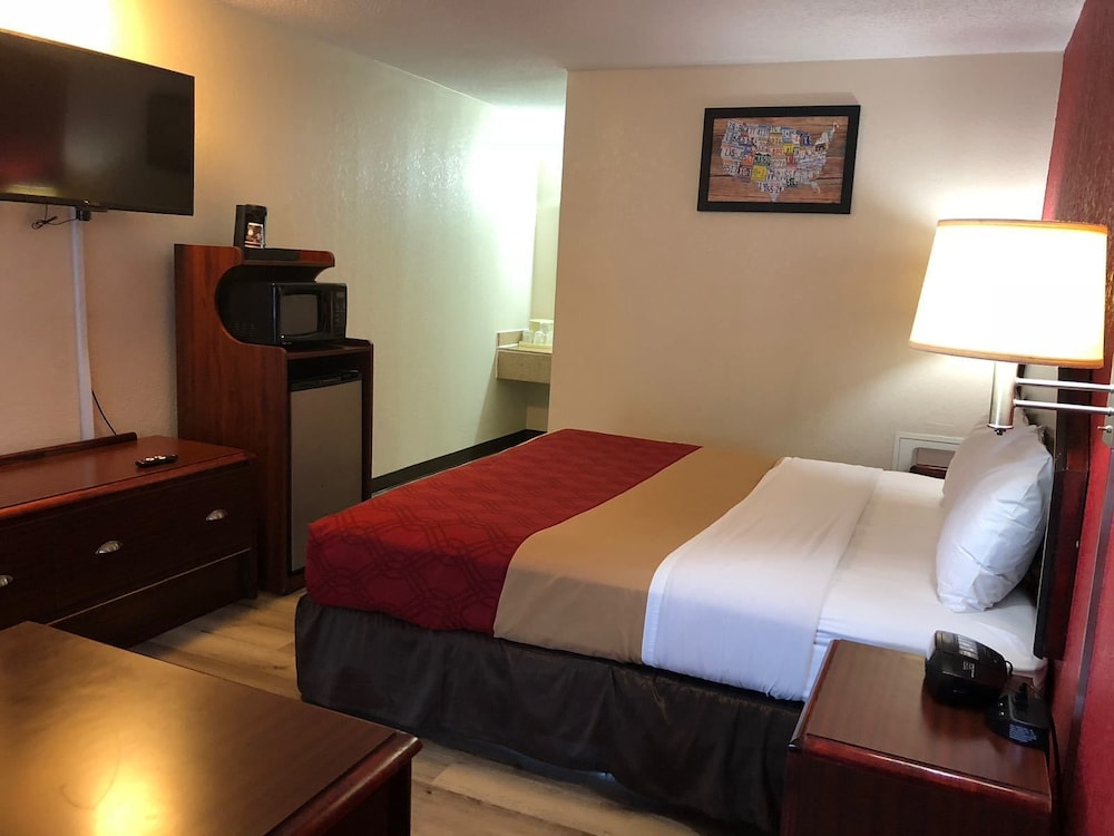 Econo Lodge Williamsburg Historic Area photo2