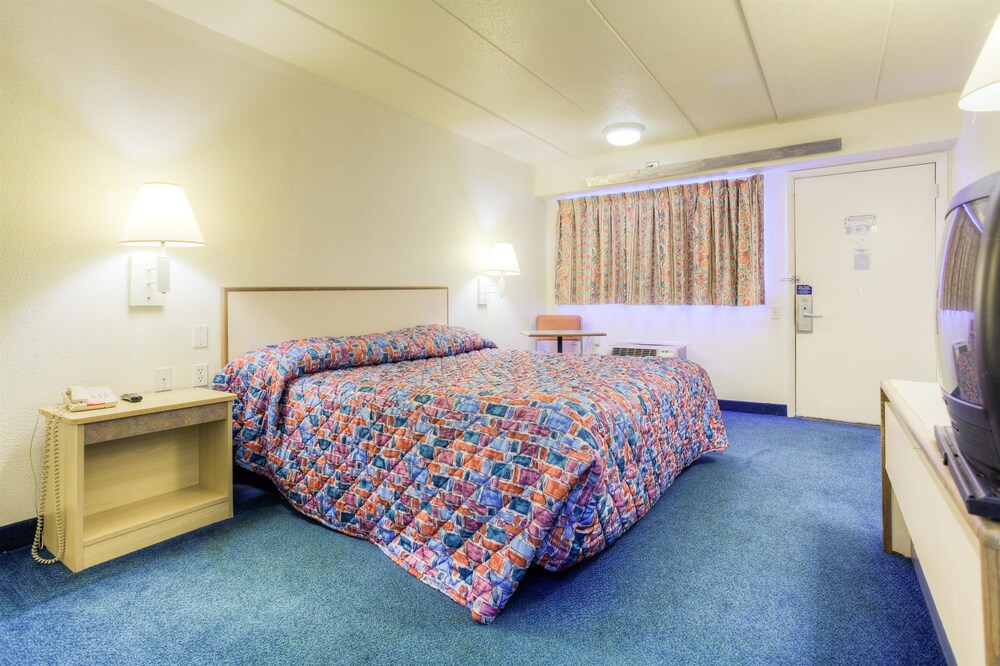 Motel6 Knoxville, TN - North 23/45