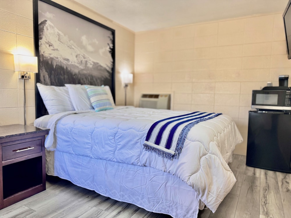Redone, Standard, Queen Bed