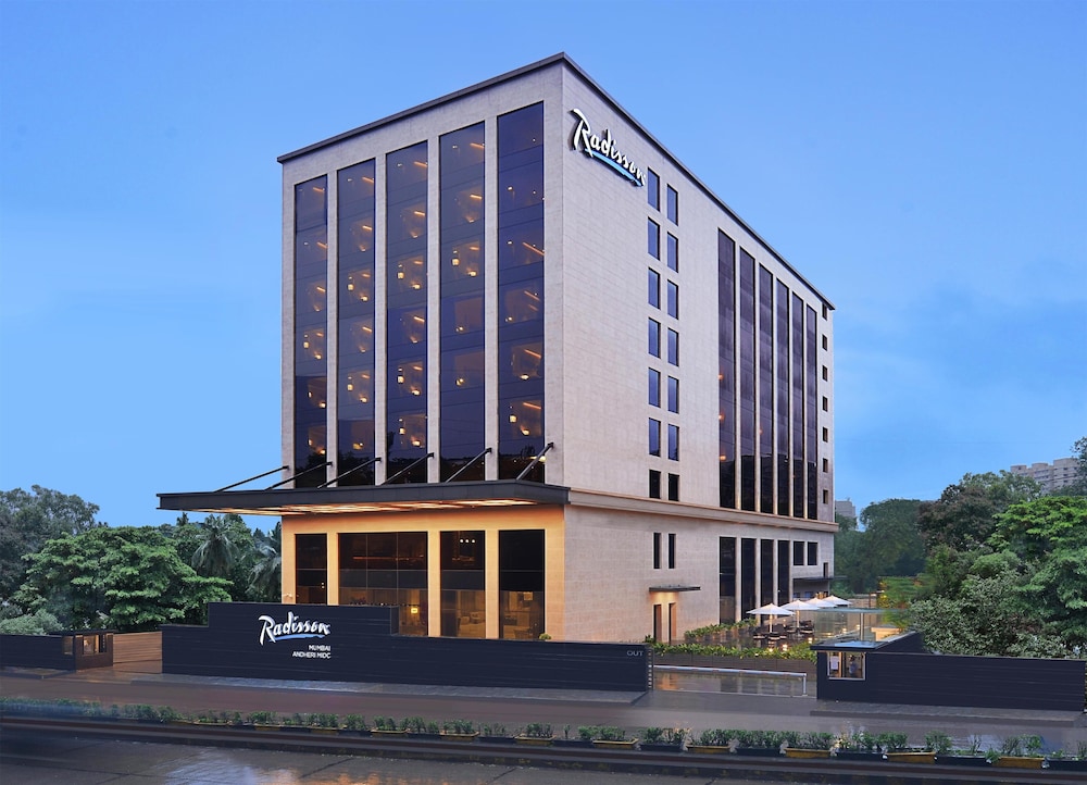Radisson Mumbai Andheri MIDC 2/65