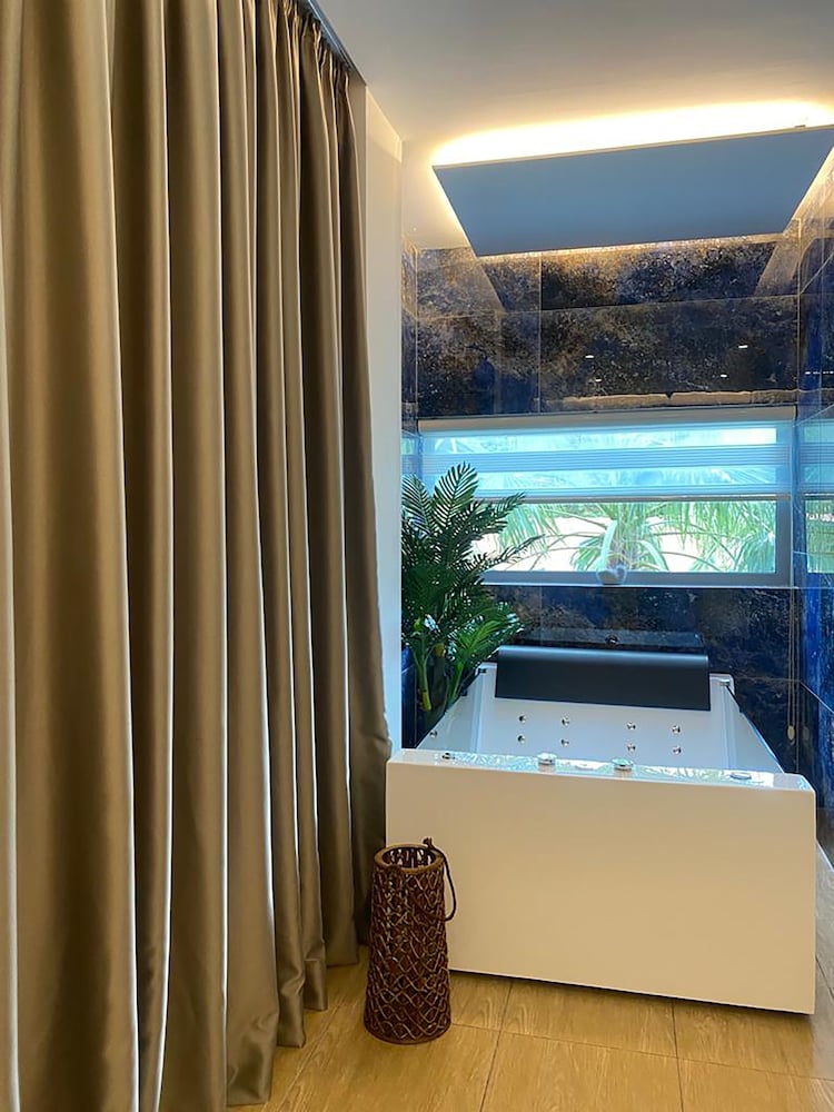 Hotel Kuburi 49/50