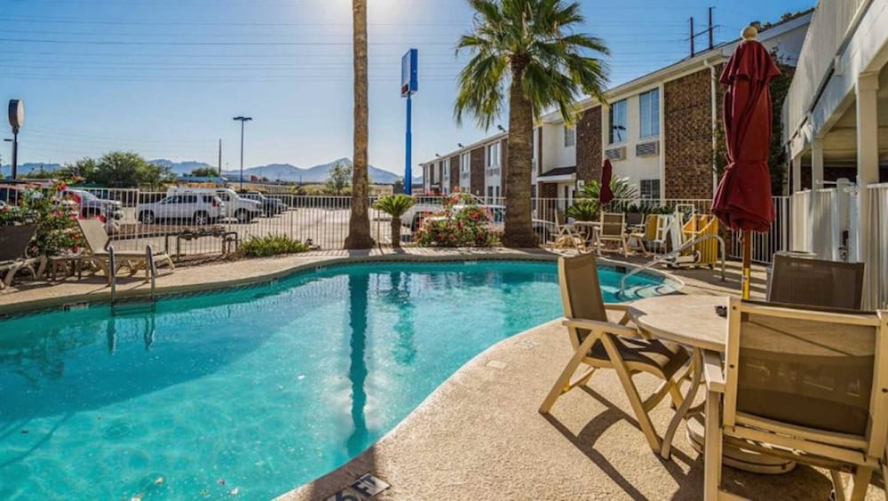 Studio6 Tucson, AZ - North image