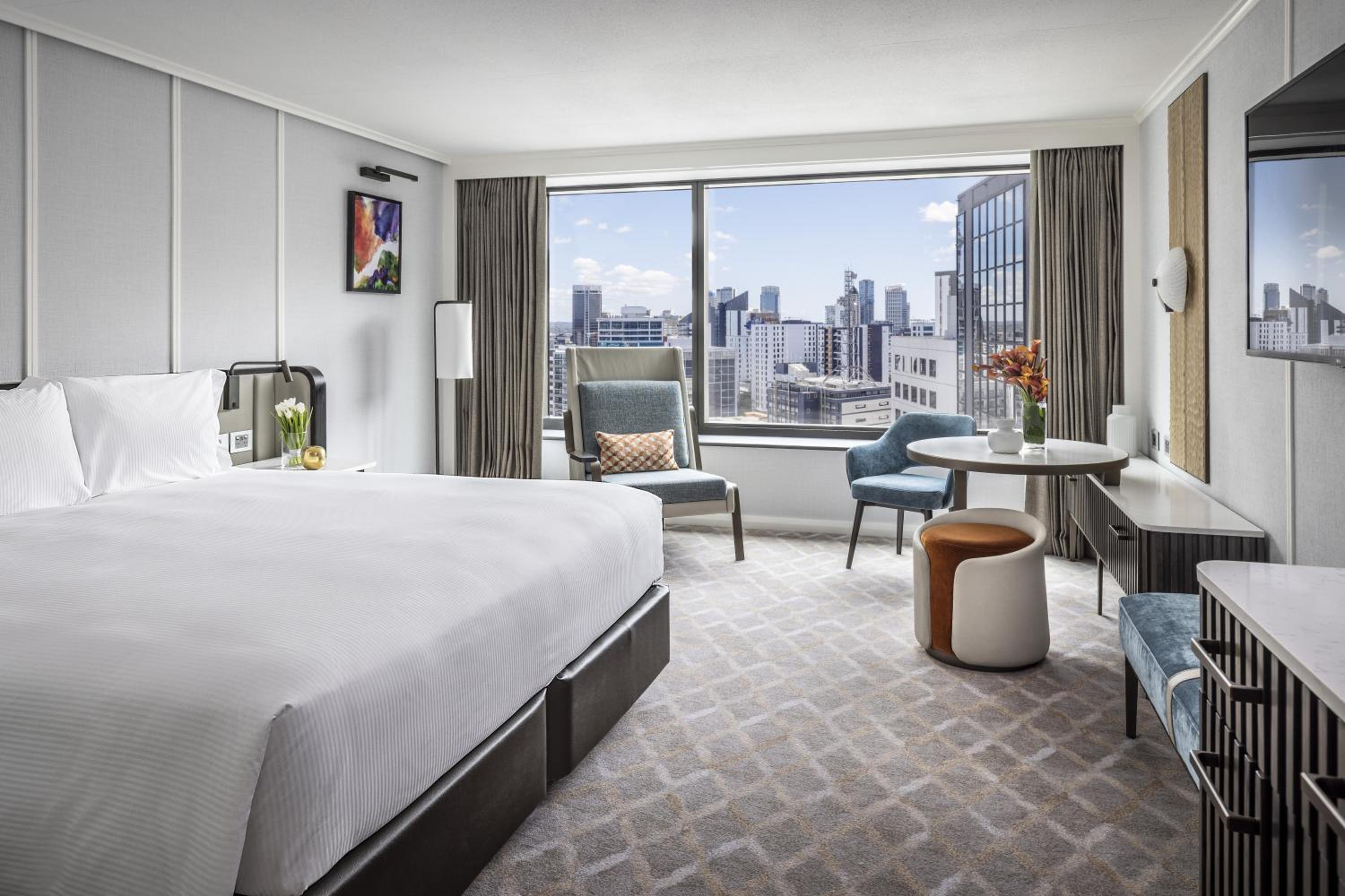 Skyline, Premier, King Bed, Pinnacle Tower