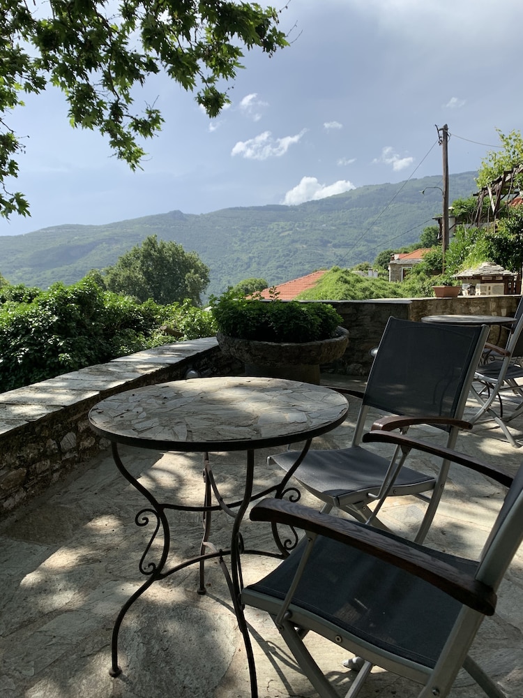 Palio Eleotrivio Guesthouse 48/50