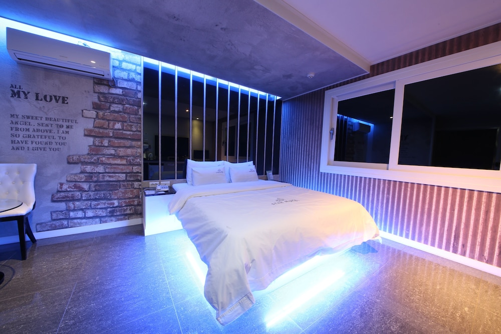 Star Motel 20/39