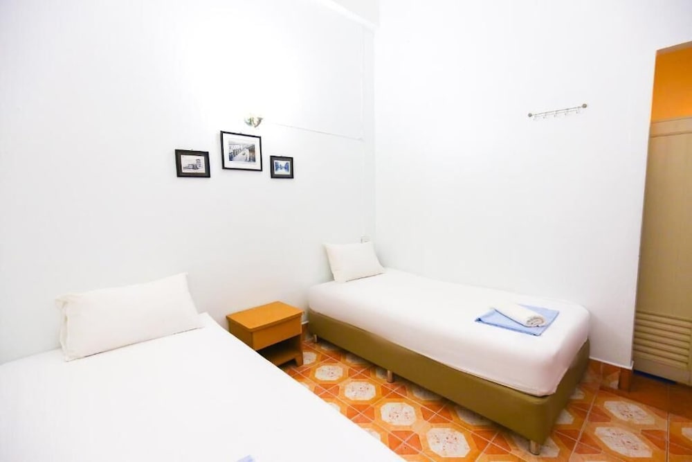 Phuket Old Town Hostel 11/61
