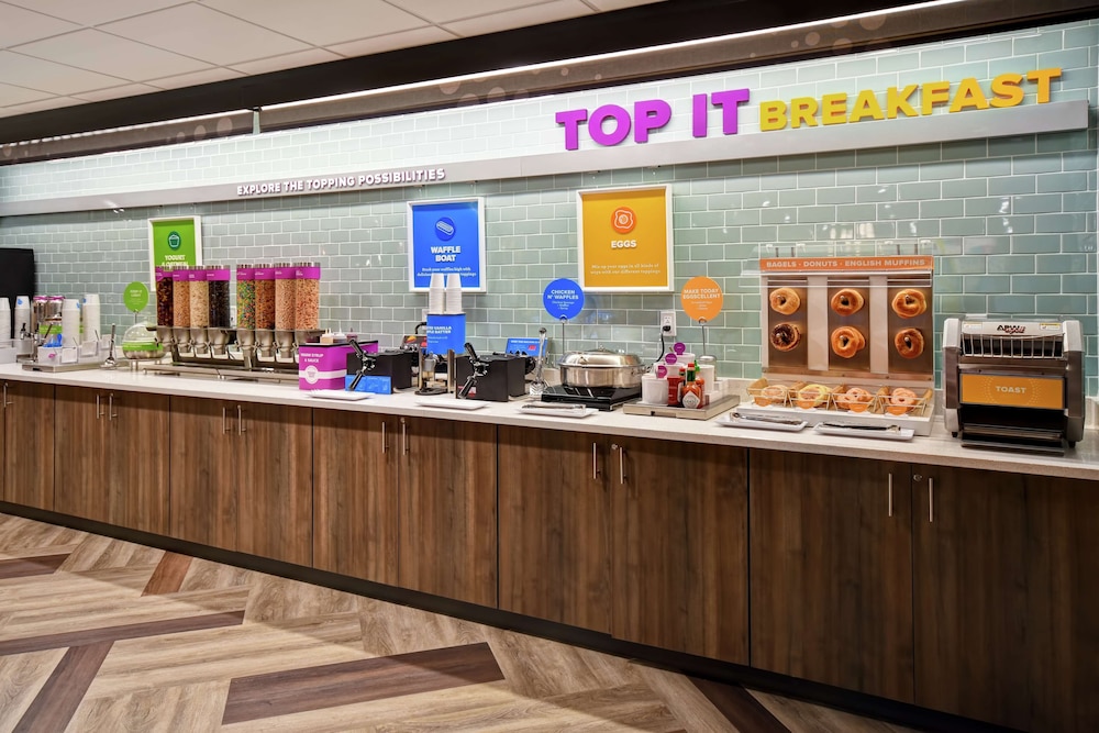 Tru by Hilton Fort Wayne, IN 45/56