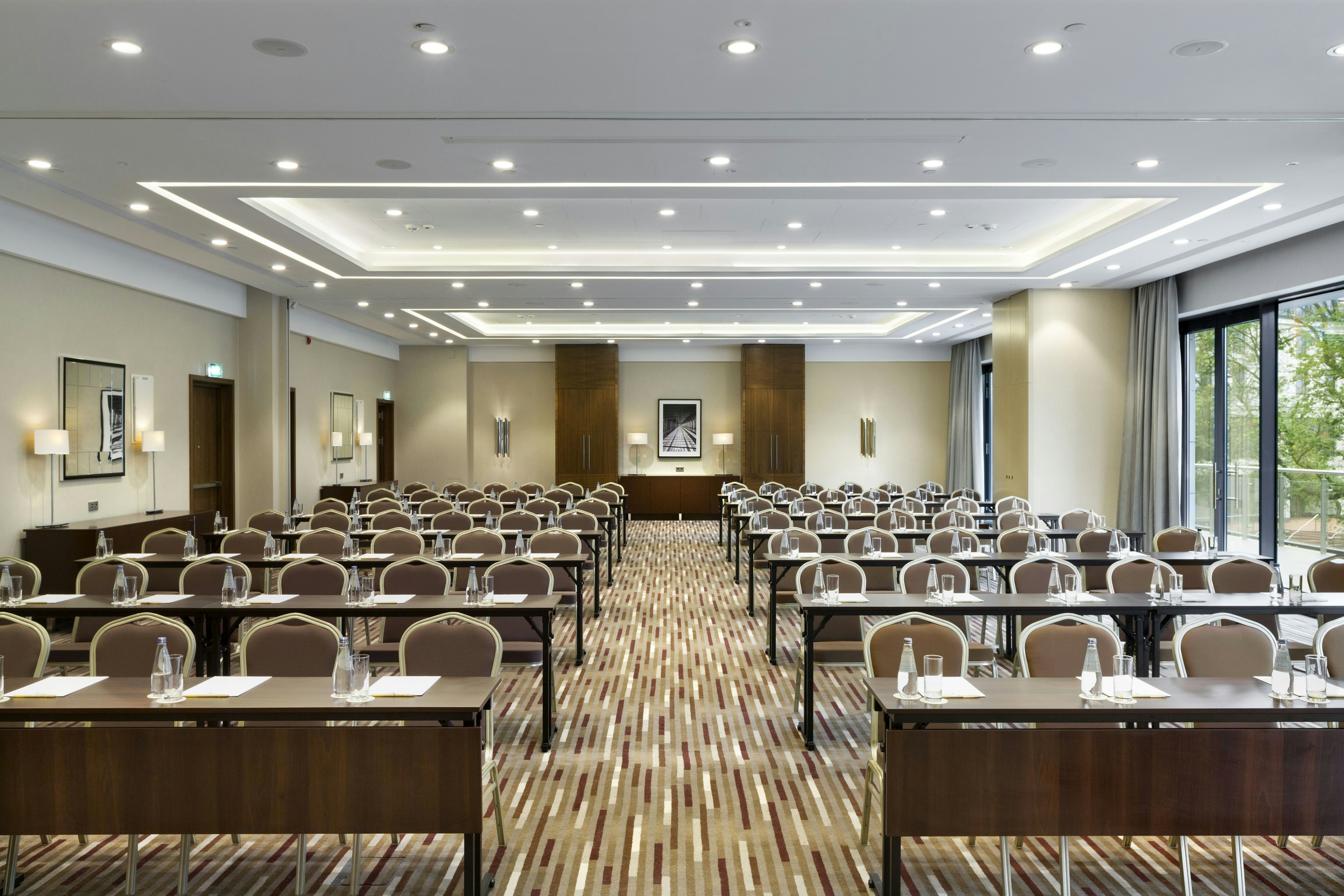 DoubleTree By Hilton Hotel and Conference Centre Warsaw 58/67