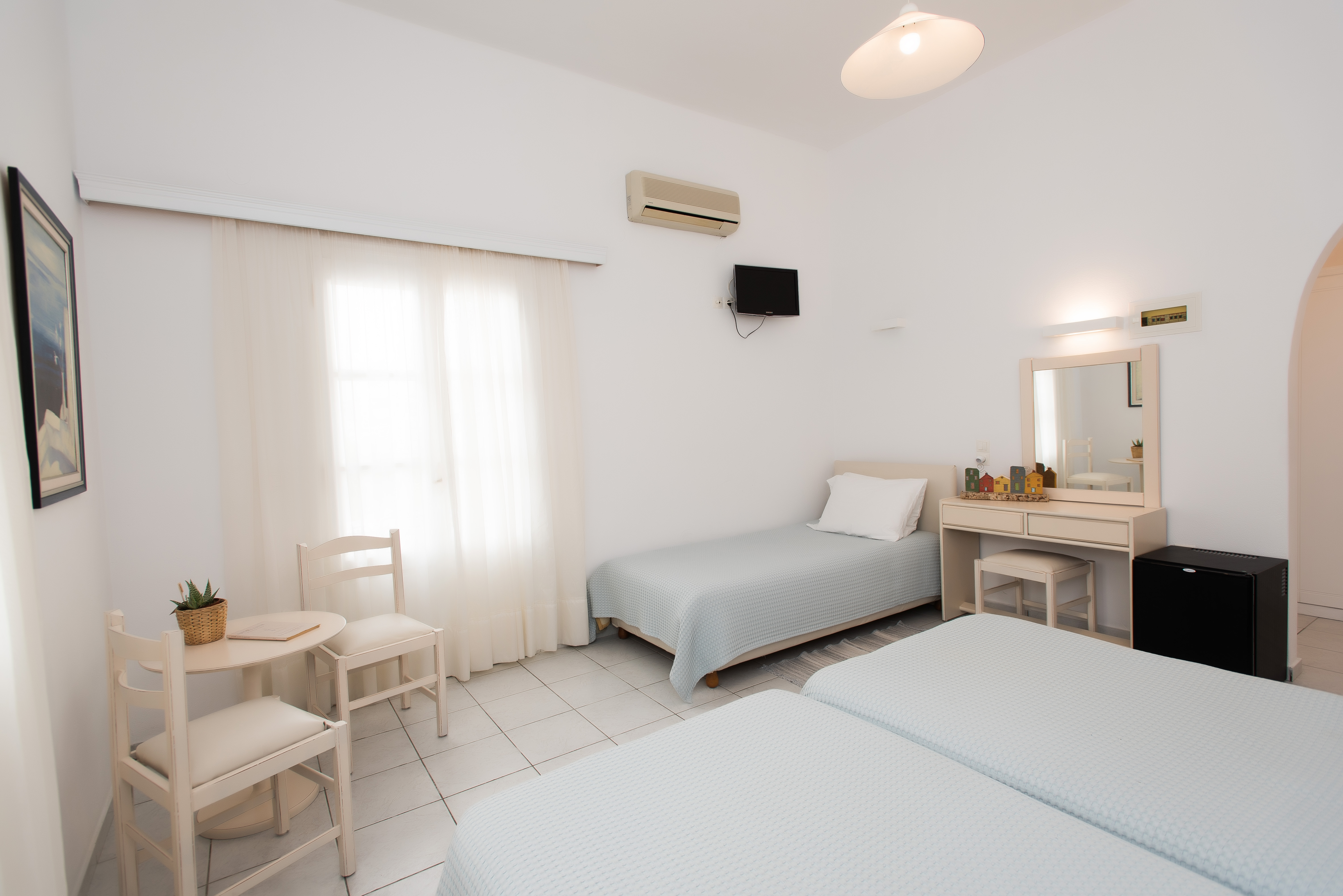 غرفة ثلاثية