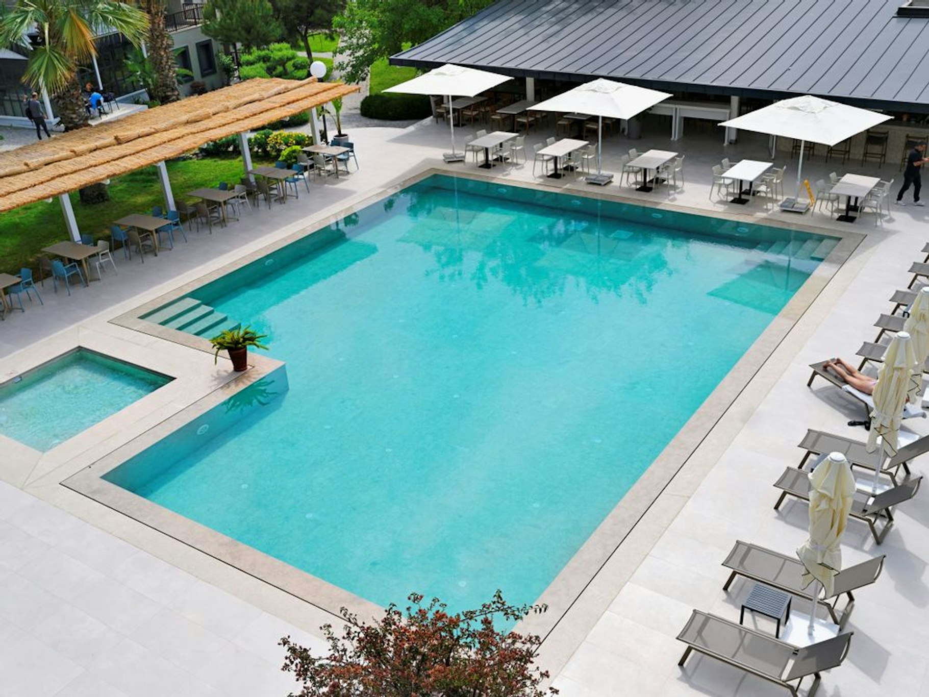 Dorman Suites Hotel 69/73