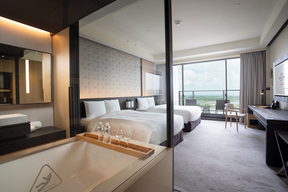 Standard, 2 Double Beds, River View, Balcony, CROWNE PLAZA TAINAN 2/6