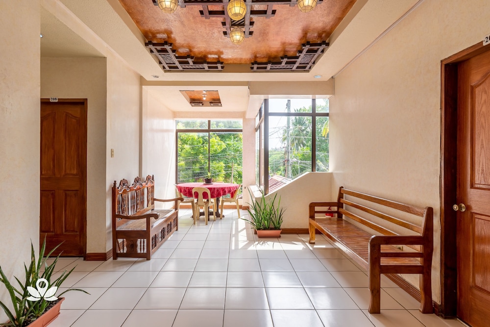OYO 426 Coco Grove Tourist Inn 26/34